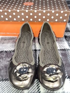 lindsay phillips metallic pewter ballet flats with floral gem